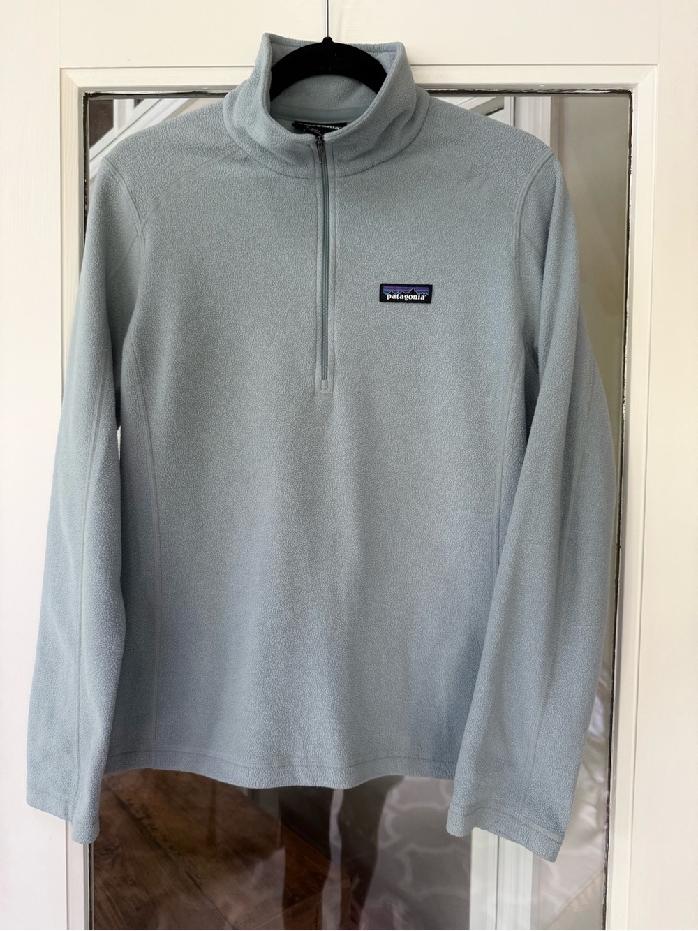 Patagonia women’s Synchilla Light Aqua  Half-Zip Fleece Pullover. Size Medium